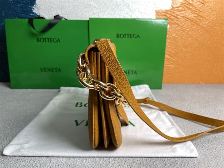 Bottega Veneta Wonmen's Mount in Cob - PBV15 - 9