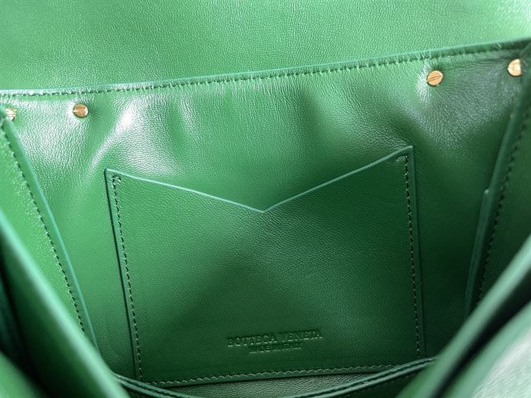 Bottega Veneta Wonmen's Mount in Jungle - PBV17 - 8
