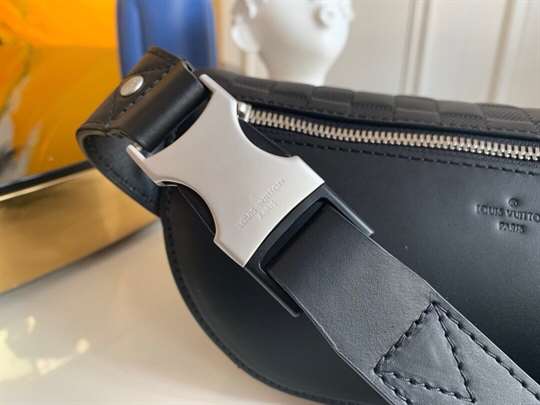 Louis Vuitton Discovery Bumbag - LBB249 - 9