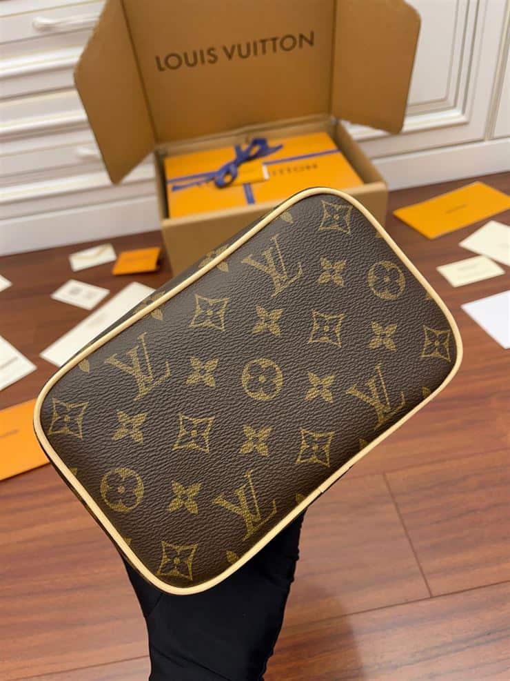 Louis Vuitton Square Bag - LHB437 - 9