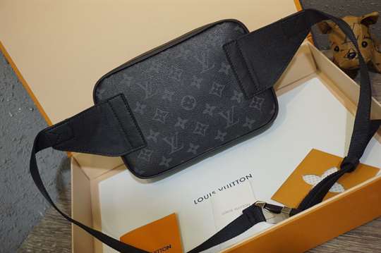 Louis Vuitton Outdoor Bumbag - LMB292 - 3