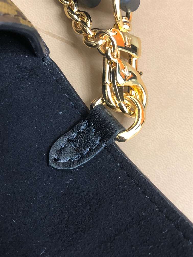 Louis Vuitton Padlock On Strap - LHB358 - 9