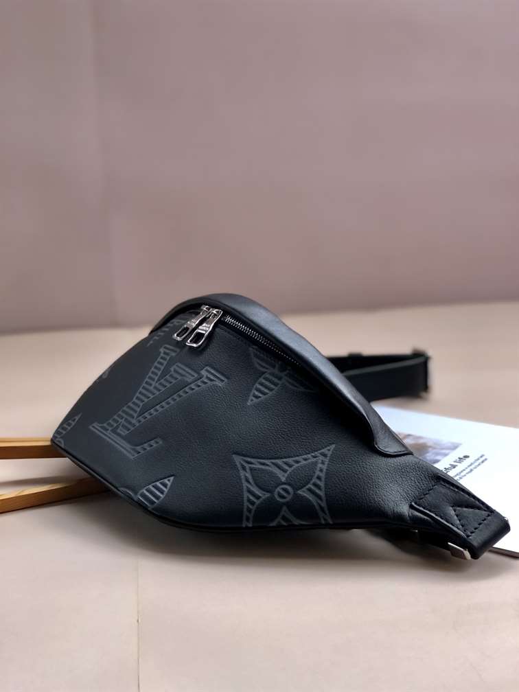 Louis Vuitton Discovery Bumbag - LBB282 - 9