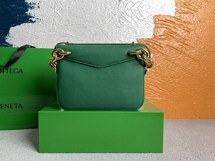 Bottega Veneta Wonmen's Mount in Jungle - PBV17 - 3