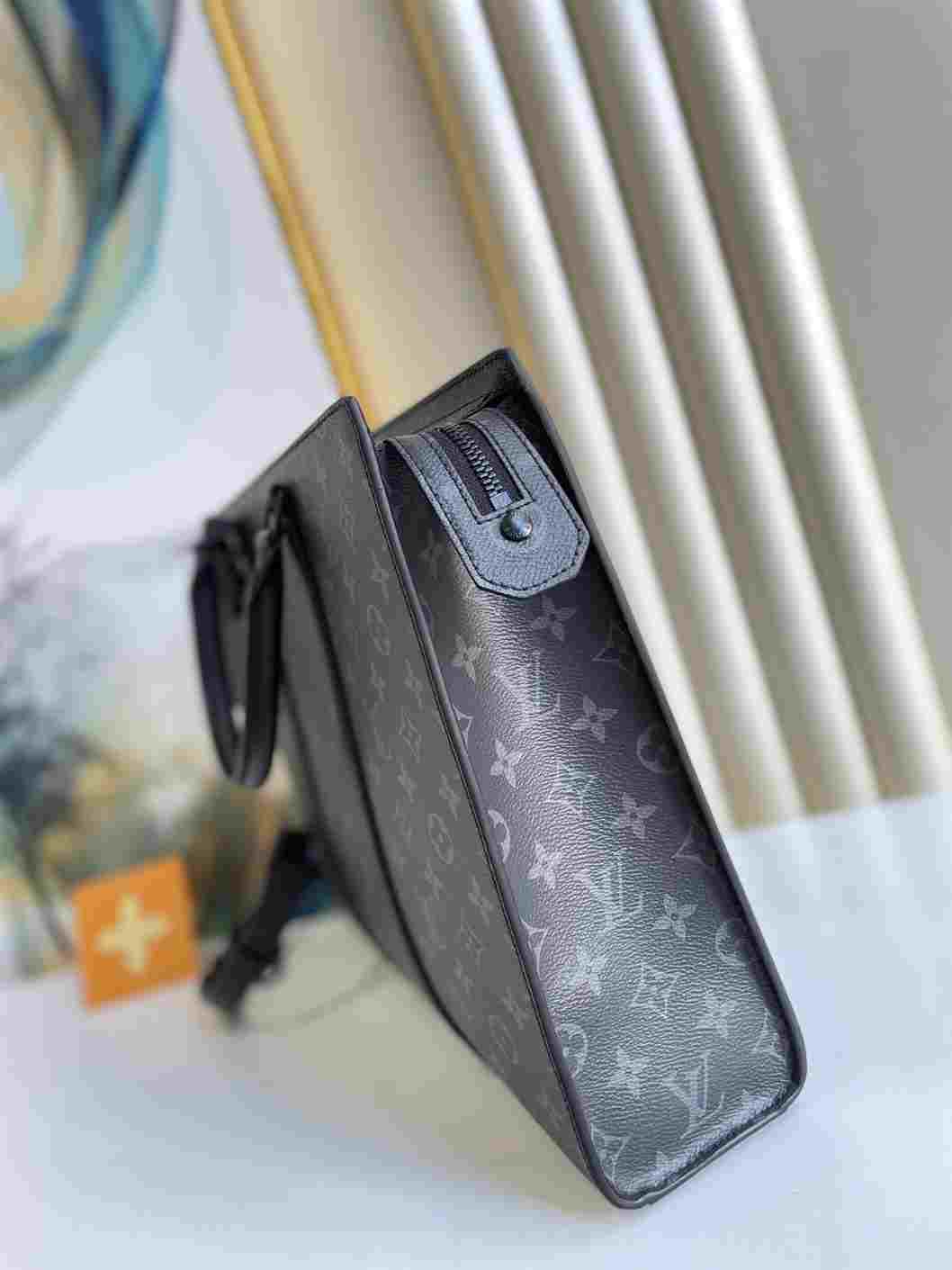 LOUIS VUITTON PLAT HORIZONTAL ZIPPÉ - LDB450 - 10