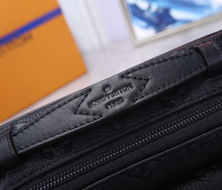 Louis Vuitton S Lock Messenger Bag - LMB324 - 9