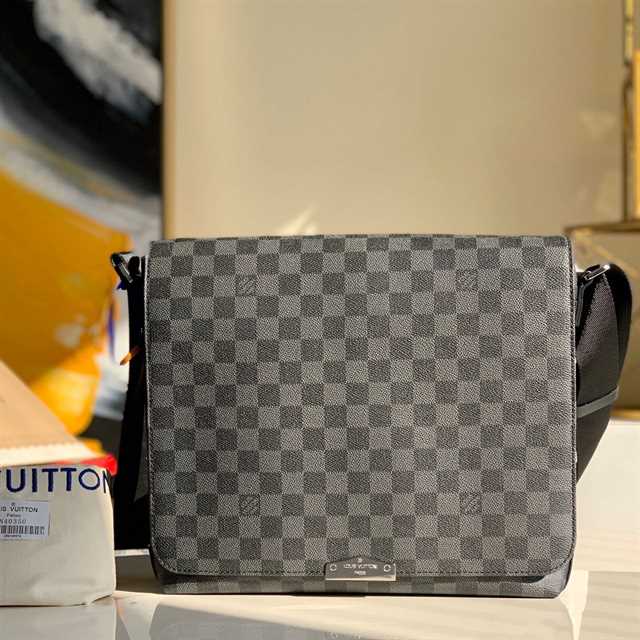 Louis Vuitton District Mm Damier Graphite Canvas LMB029 - 2