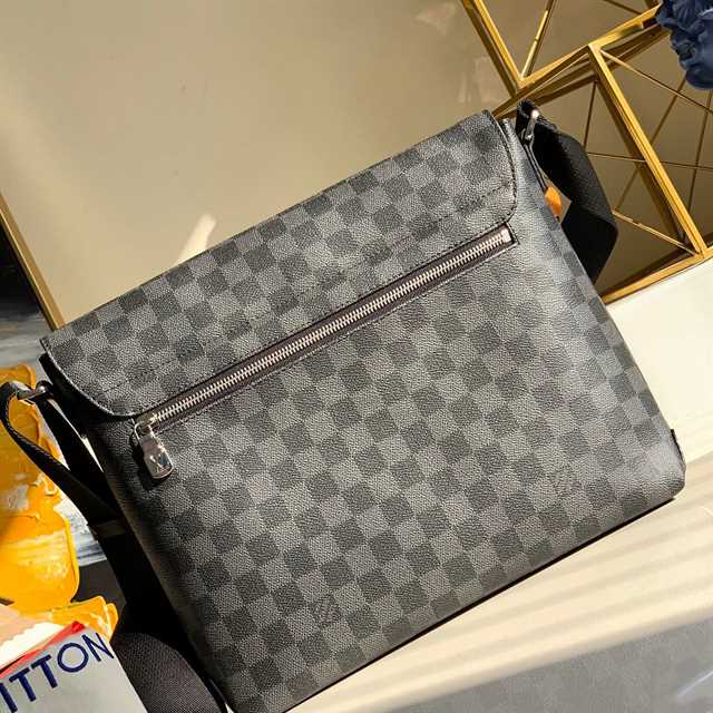 Louis Vuitton District Mm Damier Graphite Canvas LMB029 - 3