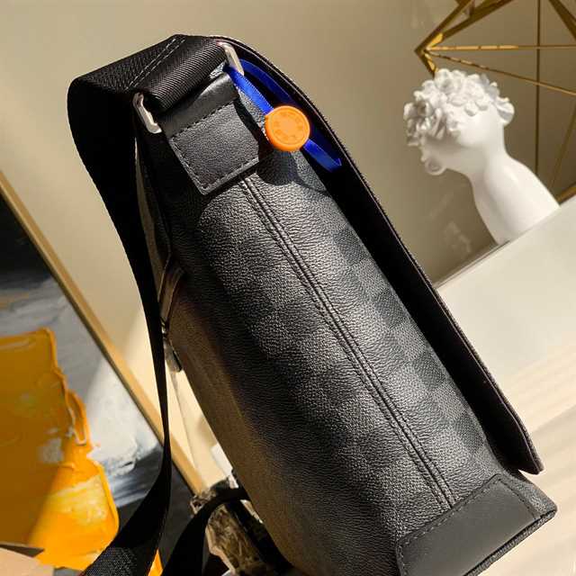 Louis Vuitton District Mm Damier Graphite Canvas LMB029 - 8
