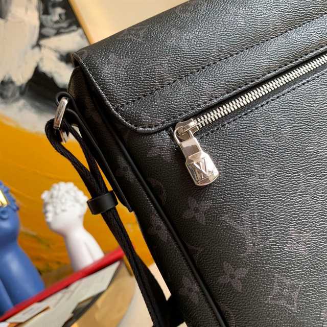 Louis Vuitton District Mm Monogram Eclipse Canvas LMB023 - 4