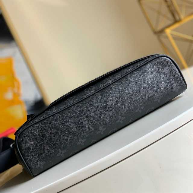 Louis Vuitton District Mm Monogram Eclipse Canvas LMB023 - 5