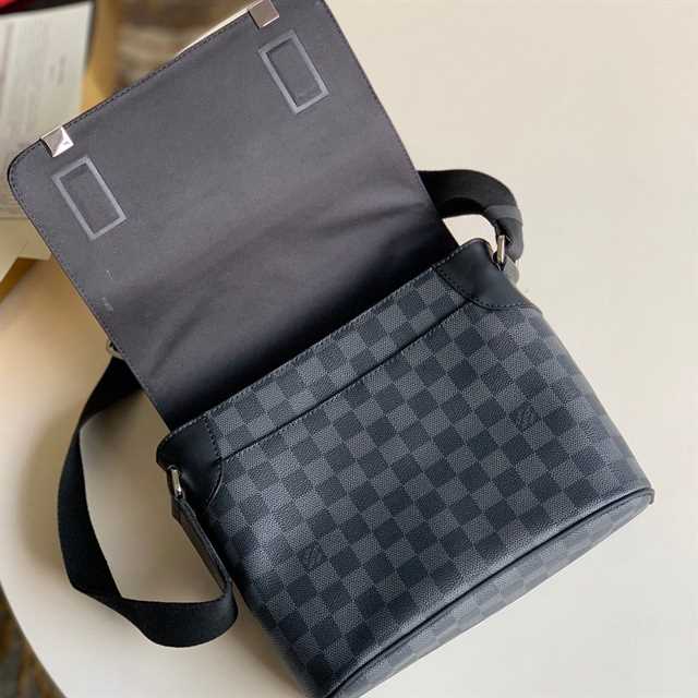 Louis Vuitton District Pm Damier Ebene Canvas LMB065 - 6