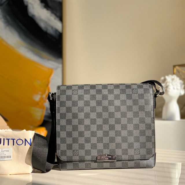 Louis Vuitton District Pm Damier Graphite Canvas LMB030 - 2