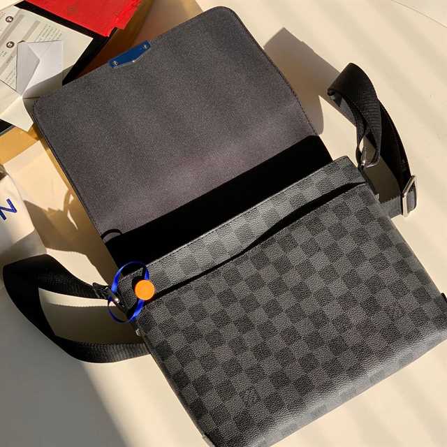 Louis Vuitton District Pm Damier Graphite Canvas LMB030 - 5