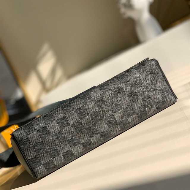Louis Vuitton District Pm Damier Graphite Canvas LMB030 - 7