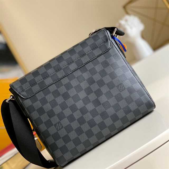 Louis Vuitton Flap Messenger Damier Graphite Canvas LMB035 - 3