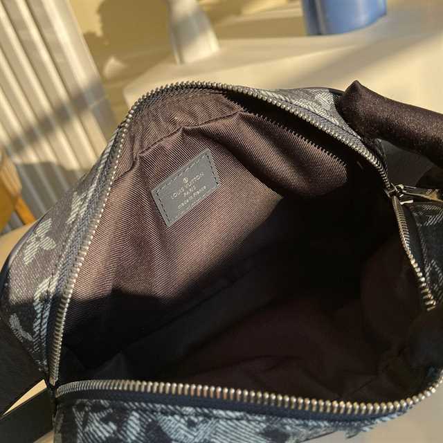 Louis Vuitton Outdoor Bumbag Monogram Canvas LBB041 - 4