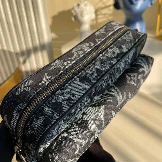 Louis Vuitton Outdoor Bumbag Monogram Canvas LBB041 - 5