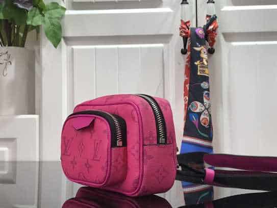 Louis Vuitton Outdoor Pouch LMB069 - 2