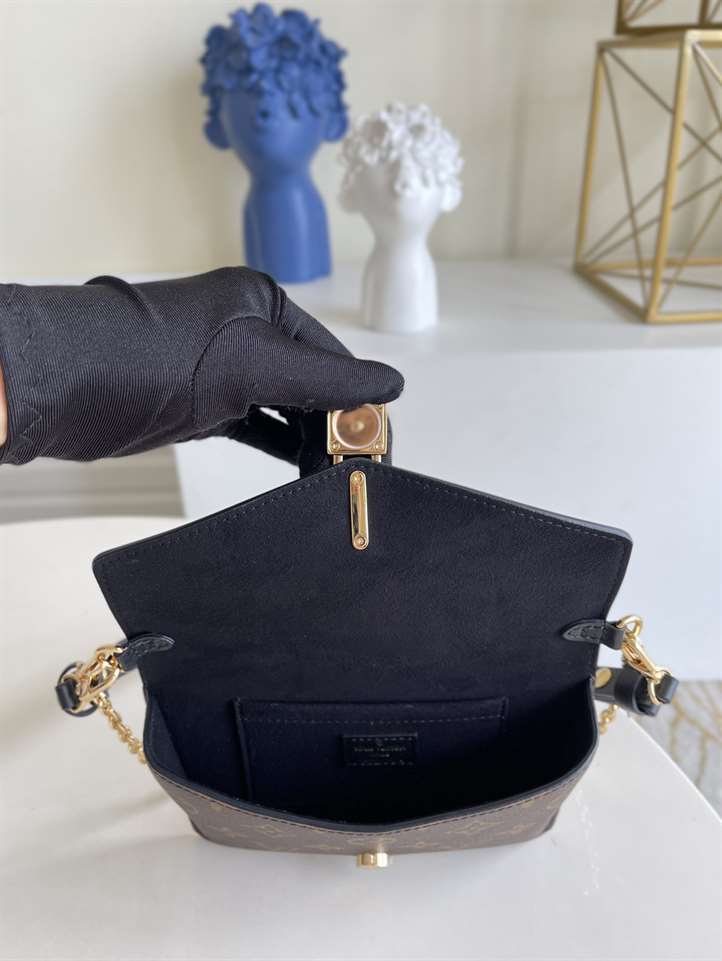 Louis Vuitton Padlock On Strap - LTB064 - 7