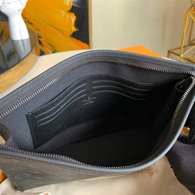 Louis Vuitton Pochette Voyage Mm Monogram Eclipse LP19 - 5