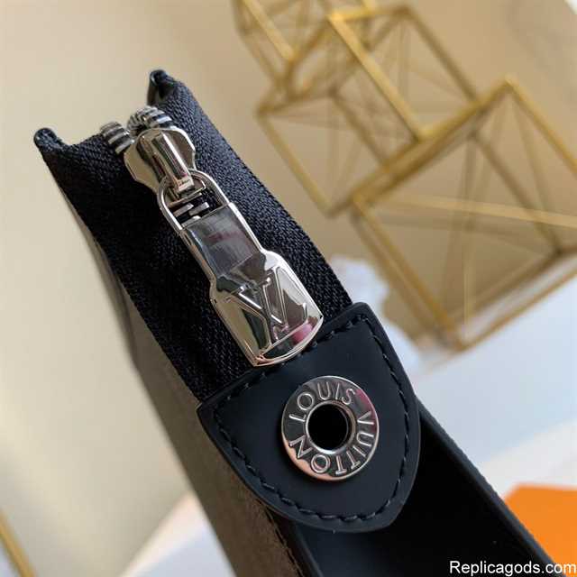Louis Vuitton Pochette Voyage Mm Monogram Eclipse LP54 - 4