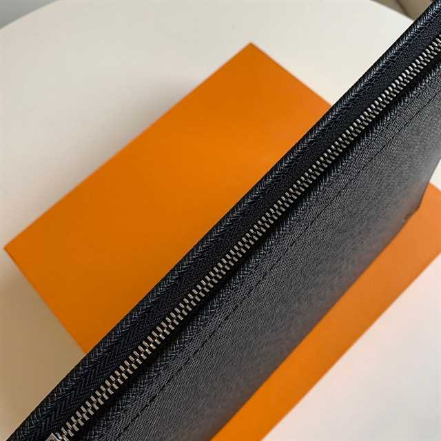 Louis Vuitton Pochette Voyage Mm Taiga Leather LP58 - 6