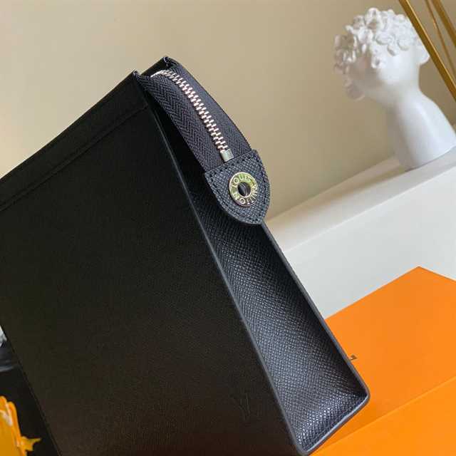 Louis Vuitton Pochette Voyage Mm Taiga Leather LP58 - 8