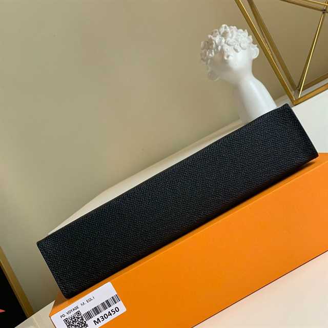 Louis Vuitton Pochette Voyage Taiga Leather LP57 - 3