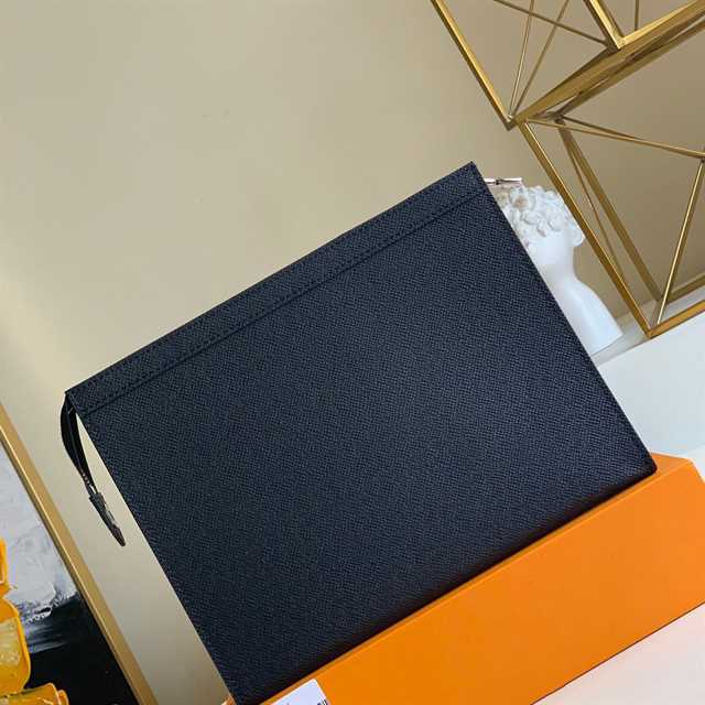 Louis Vuitton Pochette Voyage Taiga Leather LP57 - 6