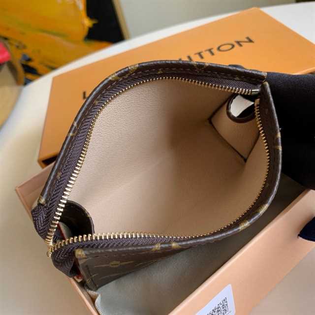 Louis Vuitton Toiletry Pouch 15 Monogram Canvas LP49 - 3