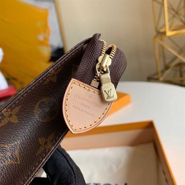 Louis Vuitton Toiletry Pouch 26 Monogram Canvas LP47 - 6
