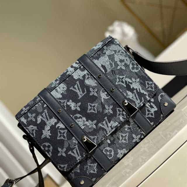 Louis Vuitton Trunk Messenger Monogram Canvas LMB025 - 2