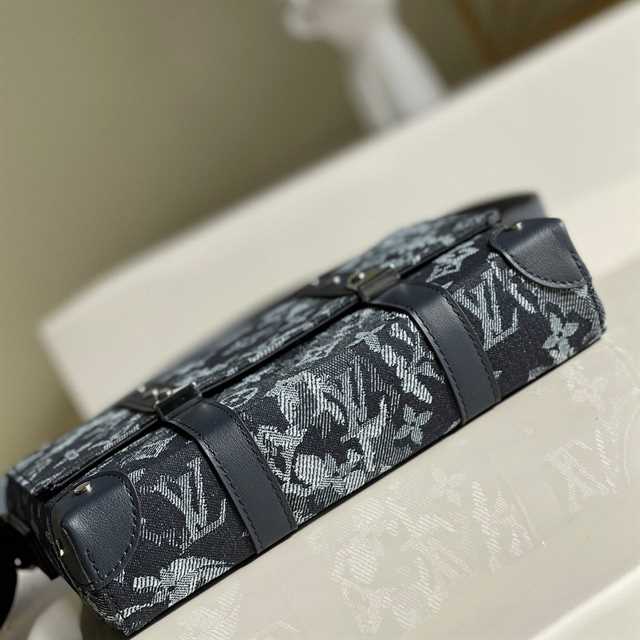 Louis Vuitton Trunk Messenger Monogram Canvas LMB025 - 5