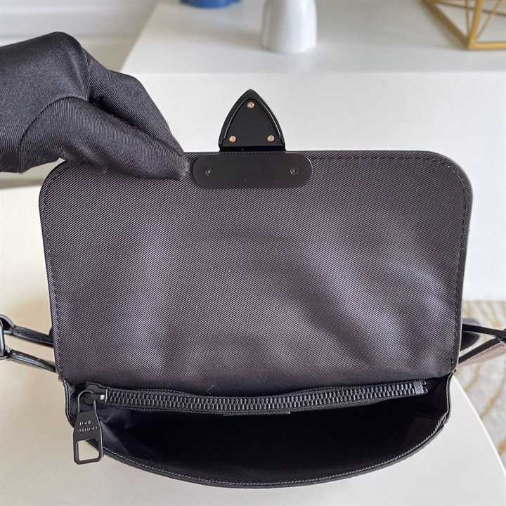 M45807 Louis Vuitton Monogram S Lock Sling Bag LMB068 - 4