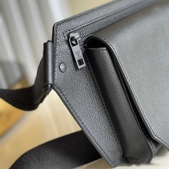 Louis Vuitton Aerogram Slingbag LMB017 - 9